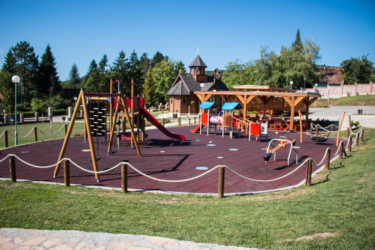 ורדניק Fruske Residences מראה חיצוני תמונה